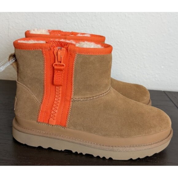 UGG CLASSIC MINI ZIPPER TAPE LOGO CHESTNUT SUEDE- YOUTH BOOT SIZE 4 - NWOB - Picture 1 of 14
